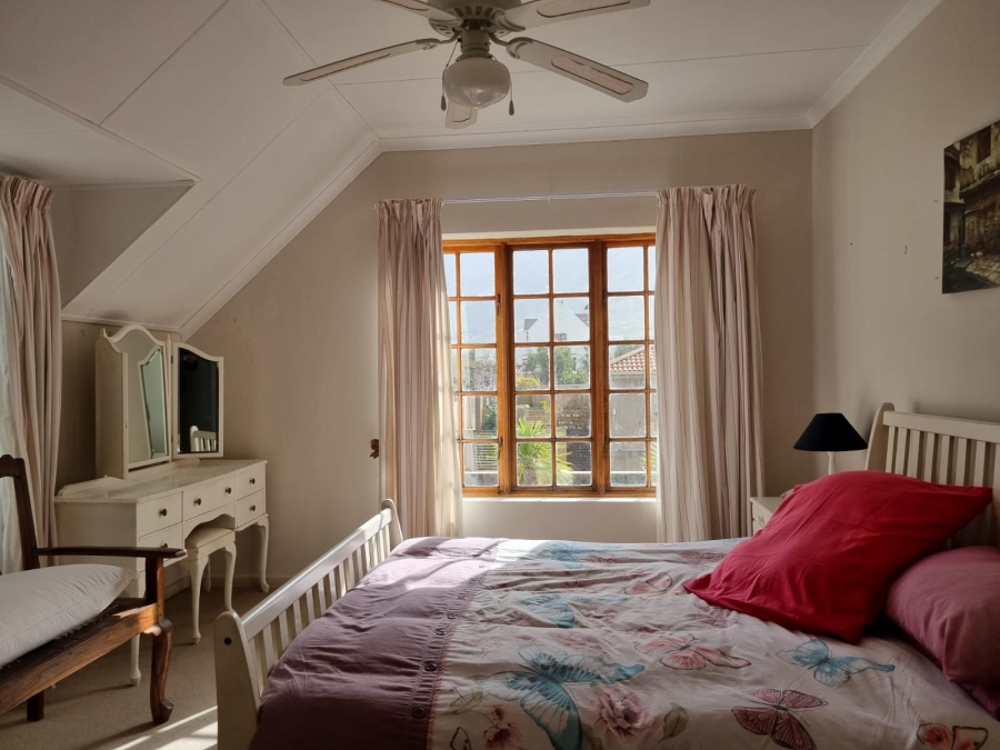 3 Bedroom Property for Sale in Heuningkloof Western Cape